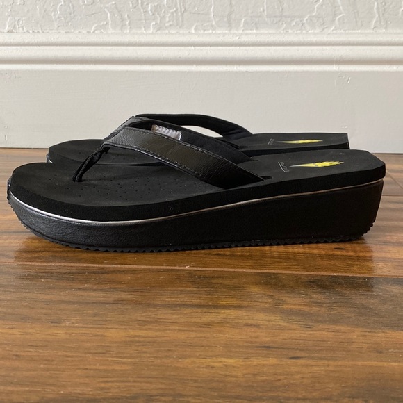 Volatile Leather Platform Flip Flops Size 10 - Picture 4 of 11